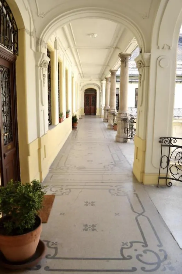 A10 Alkotmany B Apartment Budapest Hungary